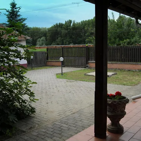 Csongradi Vendegvaro Apartmanok, Szarka Haz Exterior photo